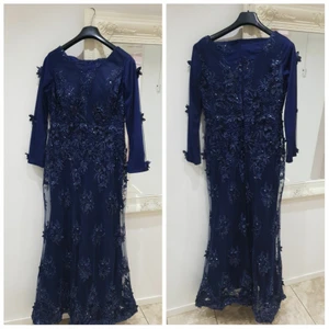 Festklänning - Marinblå festklänning i st 44 men passar oxå 40,använd en gång    finns i Malmö!