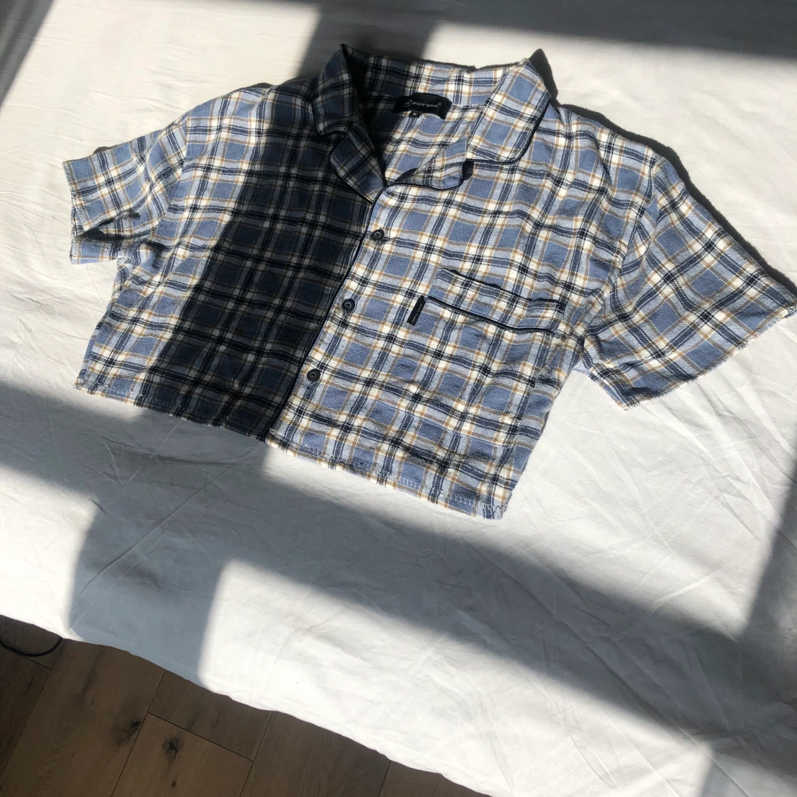 Kort kroppad skjorta.