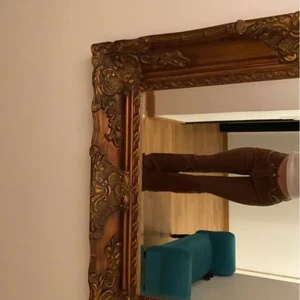 Eytys jeans - Säljer mina asballa bruna eytys jeans i bootcut modell, osäker på stl men passar i längd och storlek på mig som är vanligt vid en S och 170cm! 