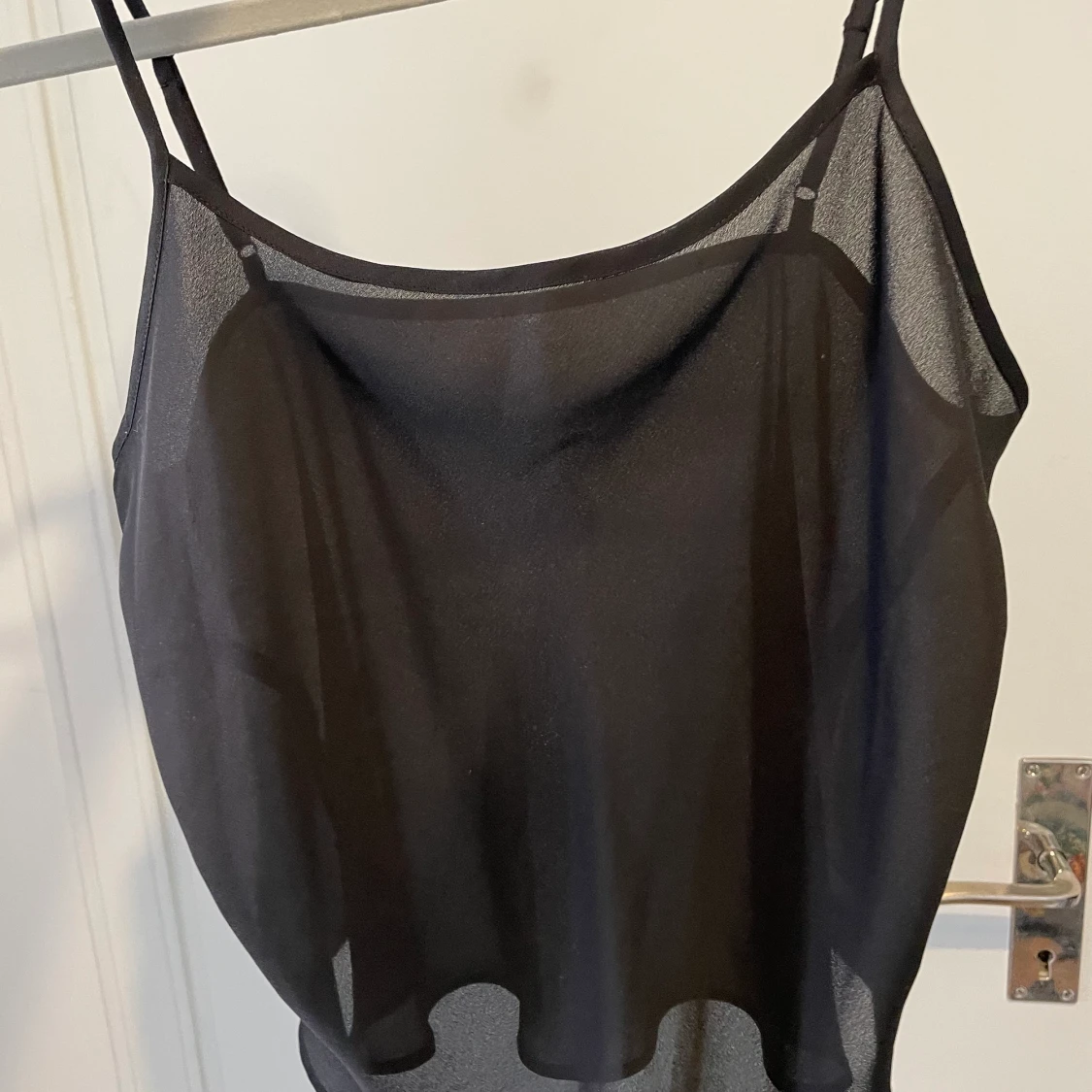 Genomskinligt svart linne - 90