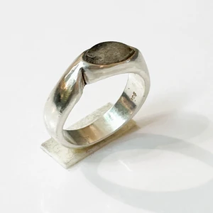 Silverring - Silverring 925 med Labradorite Sten, storlek 18 eller 57 mm.