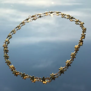 Halsband  - Säljer detta stjärn halsband⭐️❤️
