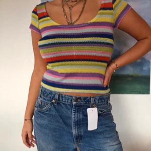 Regnbågstopp  - Superfin virkad topp från märket att.! 🪲🦄