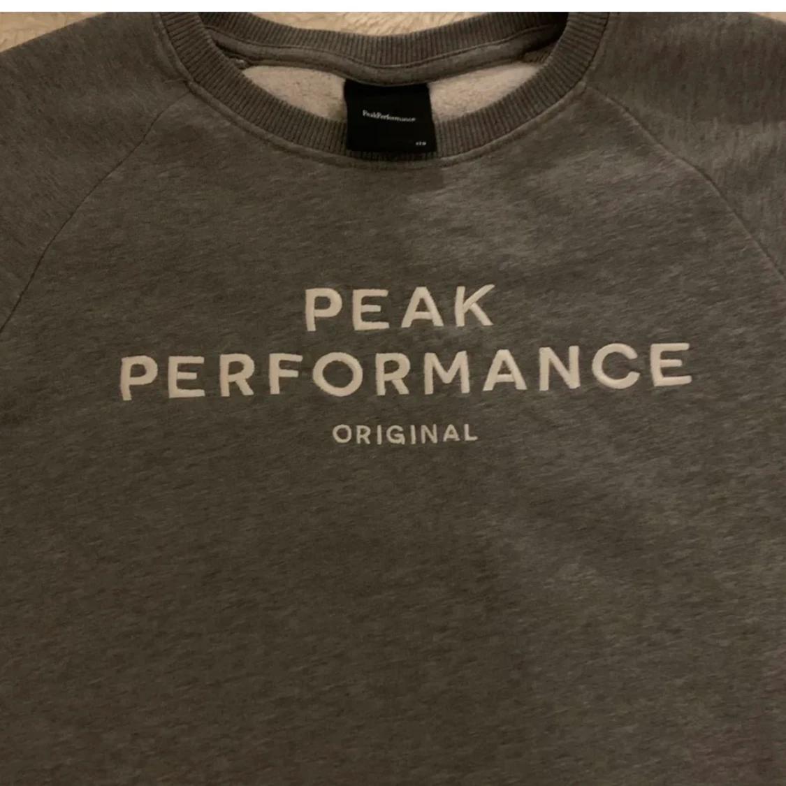 Peak performance tröja