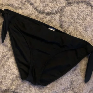 Bikini underdel  - Knappt använd, säljer då de blivit för små! Storlek 36/38! 19kr + 20kr frakt🤎