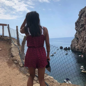 Playsuit - Jättesöt playsuit perfekt till sommaren! Använt typ 5 gånger så i nyskick! 
