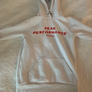 Peak performance hoodie - Väldigt fin peak hoodie☺️. Köparen står för frakten! 