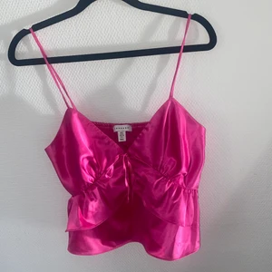 Rosa topp - Jättefin topp i ”lysande” färg 🤍köparen står för frakten