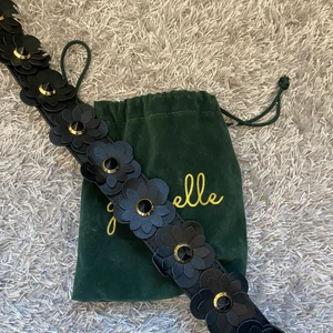 Gabrielle by P axelremsband - Råkade dubbelbeställa så detta är helt oanvänt och nytt! 90 cm långt och veganskt 