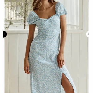 By the beach dress chiquelle - Blå, blommig långklänning från chiquelle