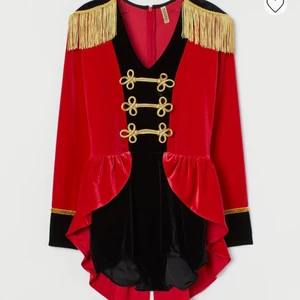 SÖKES!  - Hej! Jag söker denna i XS/S. Den är från HM. Om du har en sådan här och vill sälja så släng iväg ett DM🥰 