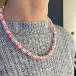 Halsband  - Rosa superfint halsband, 30 kronor 