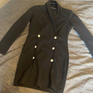 Classy dress - Classy klänning från boohoo i stl 36 men passar XS💕