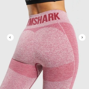 Gymshark träningstights - Knappt använda i mycketbra skick. Storlek S. Nypris: 449 kr. Köparen står för frakten. Bilderna är lånade för fler bilder skicka meddelande.