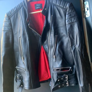 Skinnjacka  - Storlek 40 från Gina tricot 