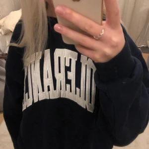 Sweatshirt - Säljer min supersköna sweatshirt! 