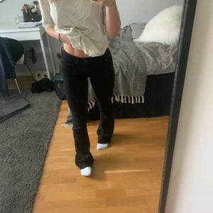 Crocker jeans  - Säljer dessa dö snygga lågmidjade crocker jeans🥰🙌🏽 bootcut och JÄTTE sköna och stretchiga 