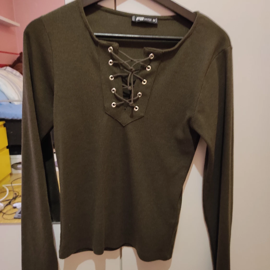 Tröja med snörning