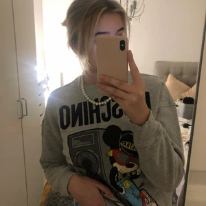 Hm x moschino - Säljer min moschino tröja💫💫