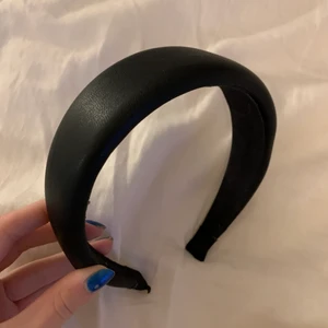 Diadem - Läder diadem från lindex