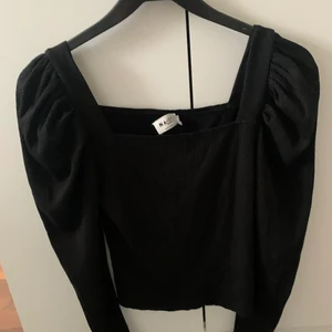 Långärmad puffärms tröja - Långärmad puffärms tröja från NAKD, använd någon gång