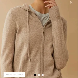 Soft goat tröja - Säljen min fina soft gost tröja i storleken S och 100% cashmere!❤️ så fin och bra till hösten nu! Den är i väldigt bra skick