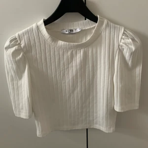 Puffärms topp - Puffärmstopp från nakd, använd några gånger