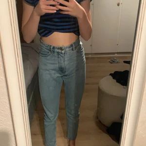 Storlek 25 från monki  - Nyskick men lite korta för min kropp jätte fina monki byxor