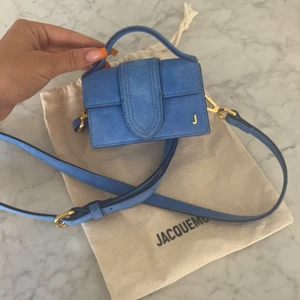 Jacquemus taske - Brugt 1 gang til en fødselsdag - kvit haves, købt fra net a porter