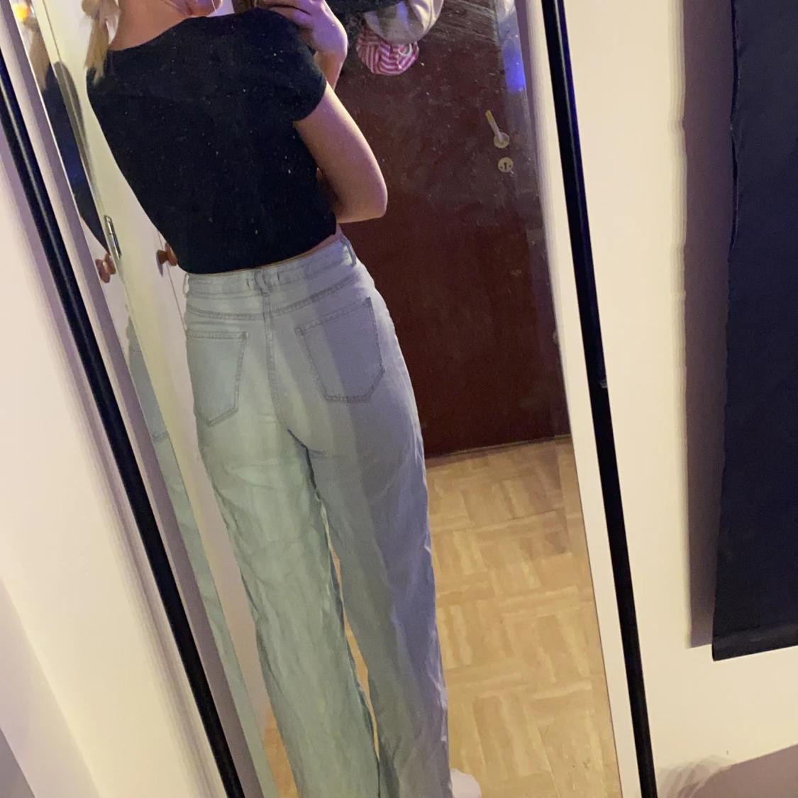 Utsvängda jeans från junkyard - 90