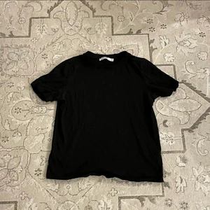 Svart t-shirt - Svart basic t-shirt i fint skick!