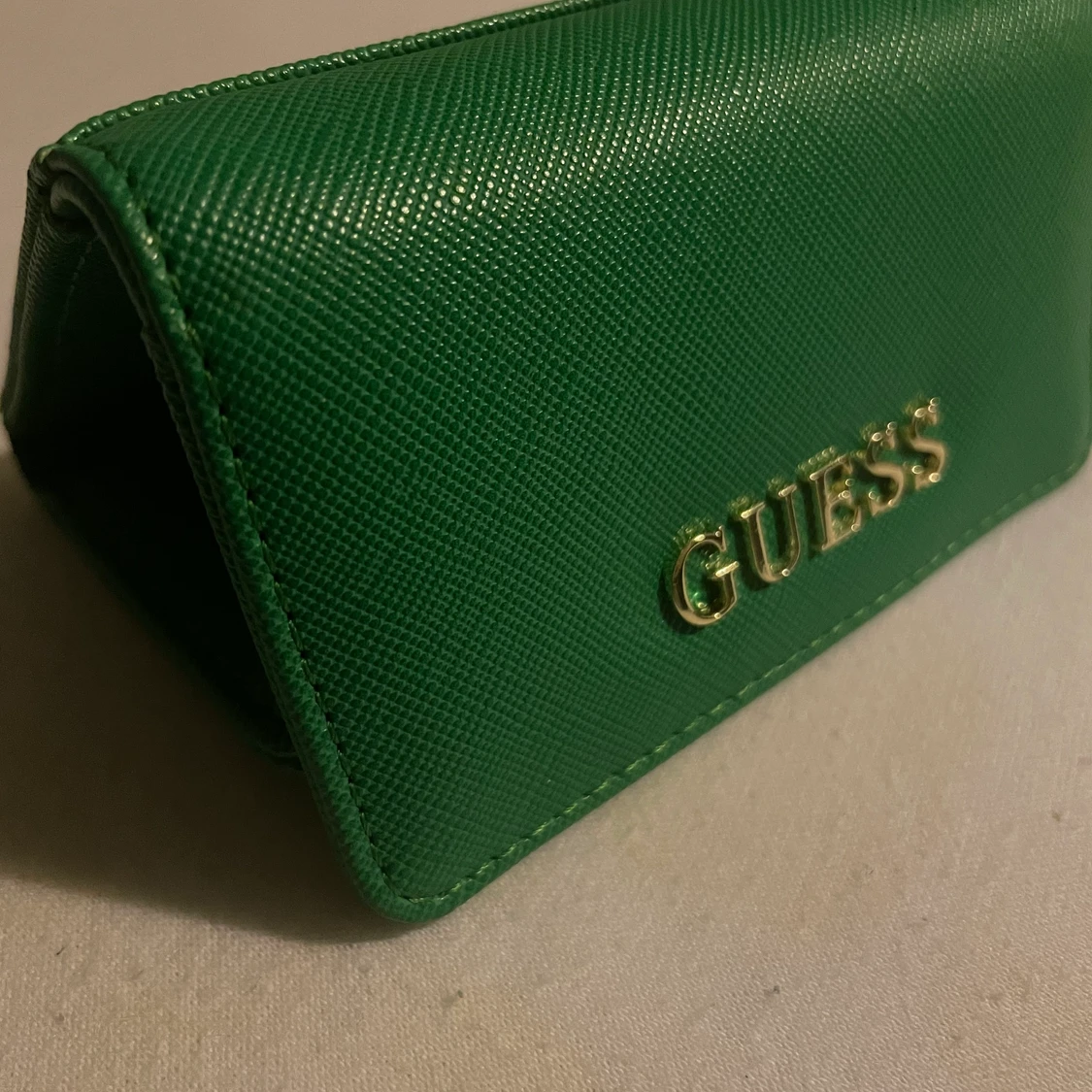 Guess - 90