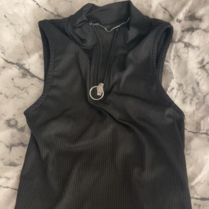 Super fin tröja - Man kan vända den bakofram