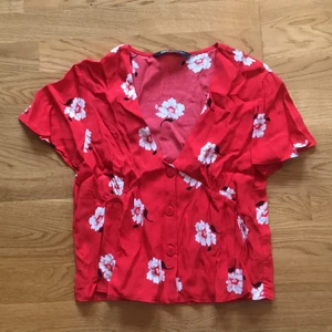 Zara blusar strl S - 2st zara blusar som aldrig använts.