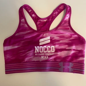 Nocco sport-bh  - Taggsen är bortklippt för att dom var i vägen knappt använd 