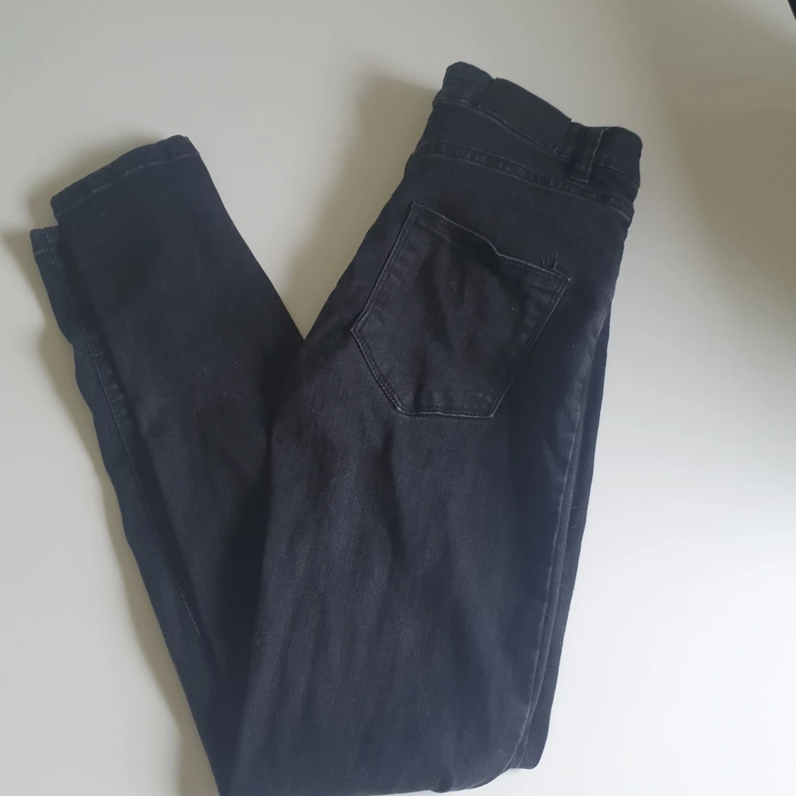 Jeans med håliga knän  - 90