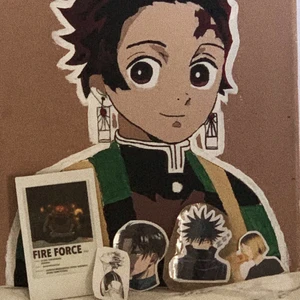 Canvas och bilder  - Kamado Tanjiro och fire force Polaroid bild köptes av oscar idag :) han fick även lite freebies Tack oscar!!! 🥰🥰