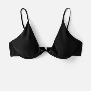 Bikinitopp 75 b/c - Beställde denna sååå fina bikinitopp men säljer den då den var för liten. Står på toppen att den är i storlek L men skulle säga att den passar en 75b eller 75c💕