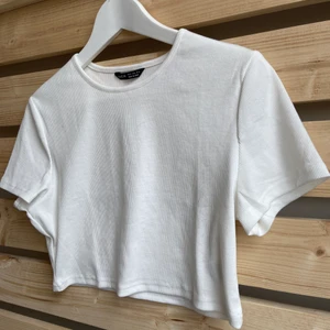 Schein topp - Fint skick alldrig använd storlek XL men passar nog m och L med