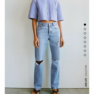 Zara jeans  - Dessa slutsålda zara jeans i storlek 40, aldrig använda utan dessa va för stora för mig. Kan byta mot en 38 eller sälja för 320+frakt 💖