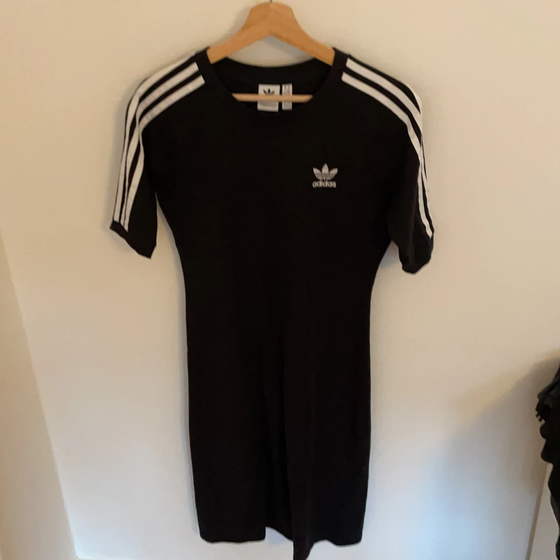 Klänning från adidas i stl 40