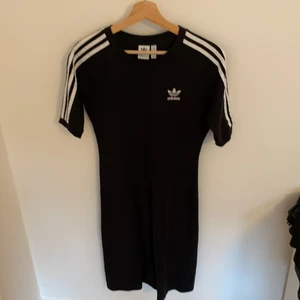 Klänning från adidas i stl 40  - Adidasklänning stl 40