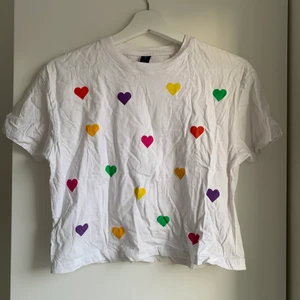 T-shirt med tryck - Tshirt med tryck! Köpt i Australien, strl xs men passar s också 