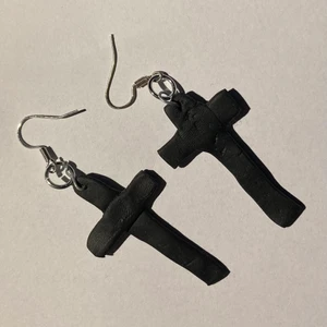 cross clay earrings  - nästan aldrig använt, 45 mm lång, 25 mm vid 