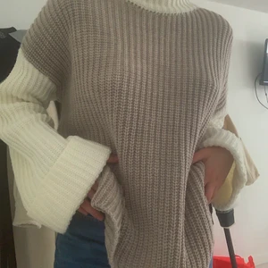 Tröja NAKD - En jätte mysig blockfärgad tröja i stickat från NAKD. Säljer då den inte kommit så mycket till användning. Nypris: 300 