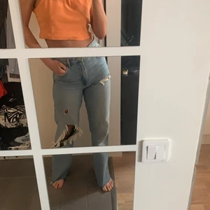 Jeans - Jeans från zara! Skitnsygga och knappt använda! Är 172cm för referens. Köpare står för frakt