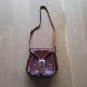 Superfin väska med fina detaljer  - Jättefin liten väska perfekt till sommaren