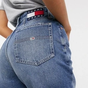Pinterest Tommy hilfiger  - As snygga Tommy hilfiger som jag tyvärr inte använder längre, verkligen så snygga och i bra skick💕(frakt ligger på 50kr) 