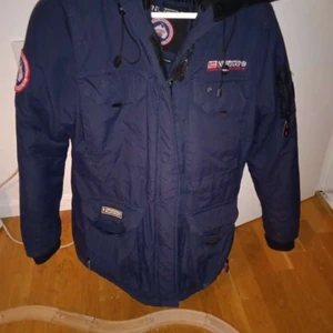 Jacka  - Säljer en vinterjacka i bra skick 