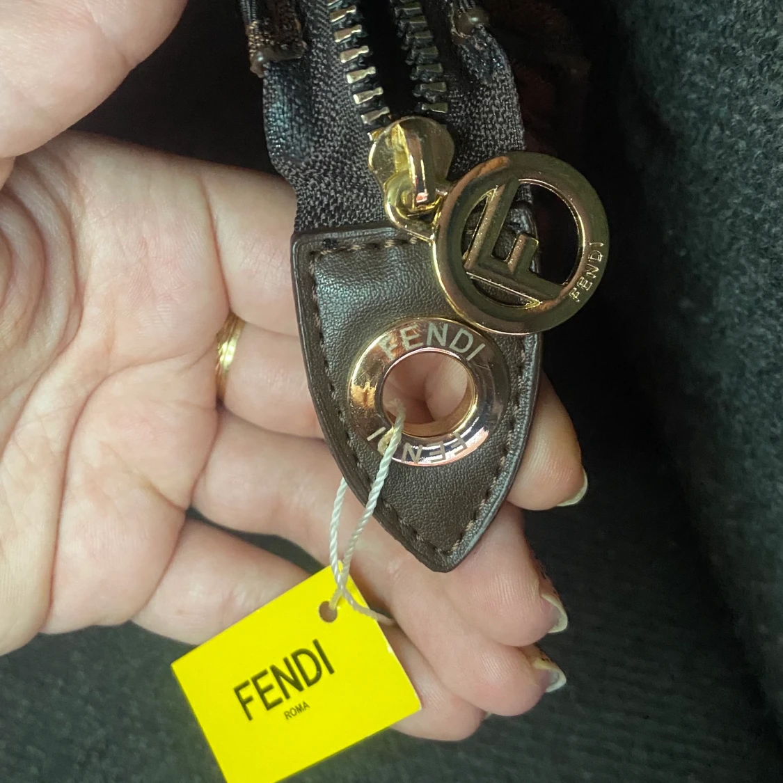 Fendi necessär  - 90